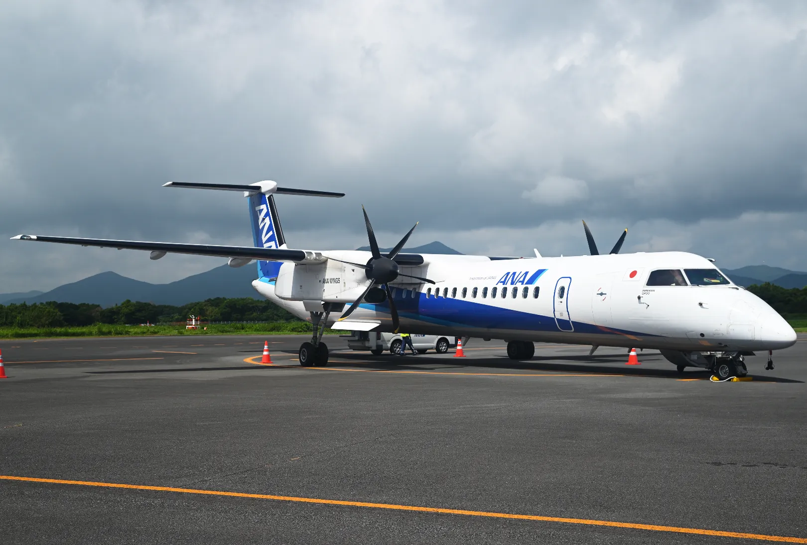ボンバルディア DHC8-Q400